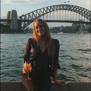 Meet your Posher, Rebecca